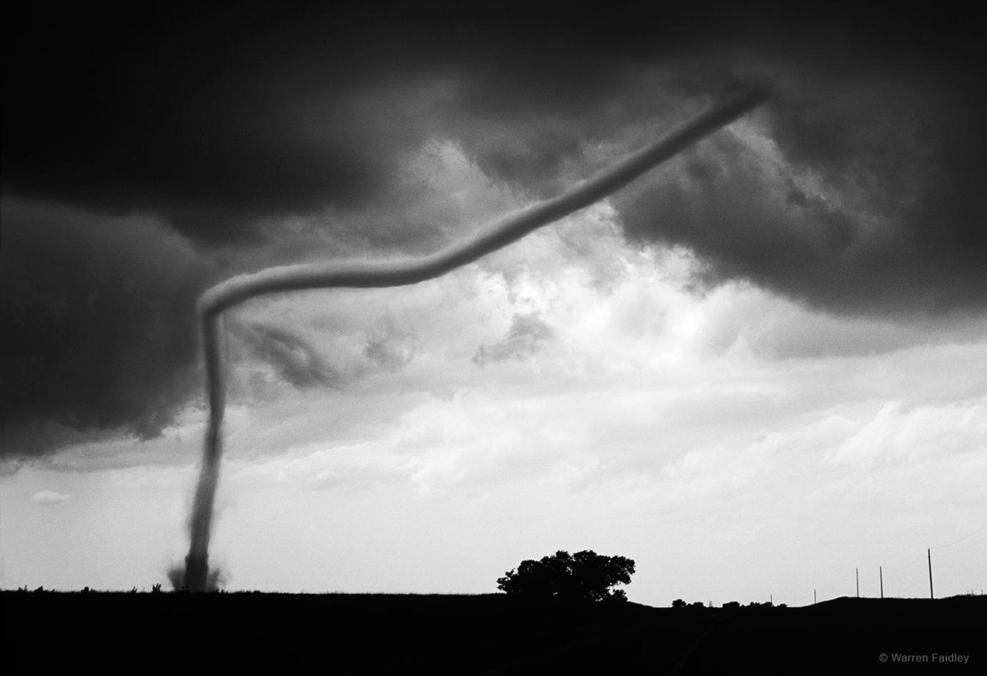 Wizard of OZ tornado picture by Warren Faidley, tornado chasing live on youtube 